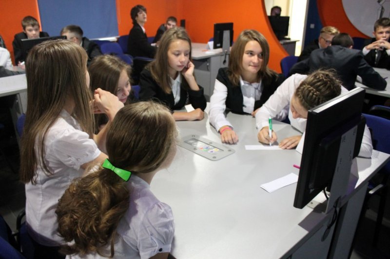 Фото к Новый учебный год школьники Петербурга начали с «Разминки для ума»