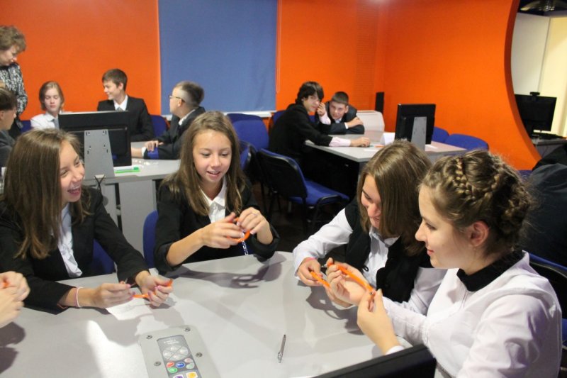 Фото к Новый учебный год школьники Петербурга начали с «Разминки для ума»