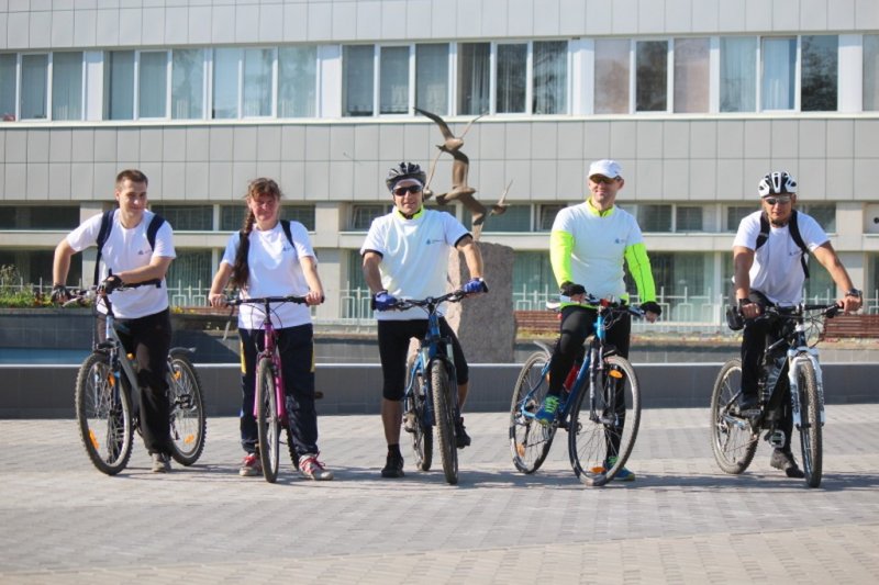 Фото к Сосновоборские велосипедисты опробовали профессию добровольного дозиметриста