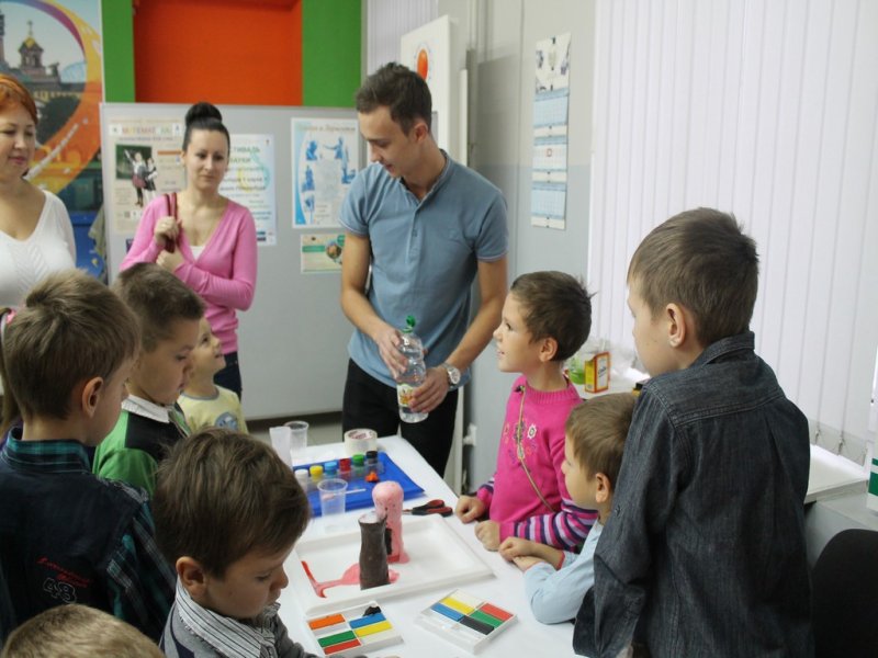 Фото к Фестиваль науки открыли «роботы и опыты»