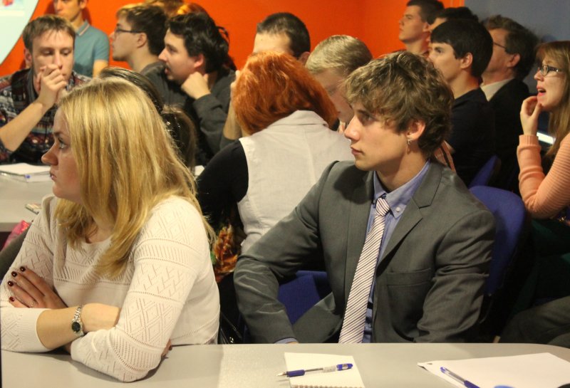 Фото к Круглый стол молодёжного отделения Ядерного общества России состоялся в информационном центре по атомной энергии Санкт-Петербурга.