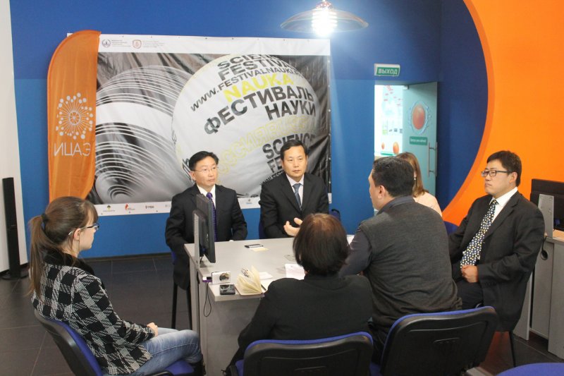 Фото к Информационный Центр по атомной энергии посетила делегация Пекинского института нефтехимической технологии