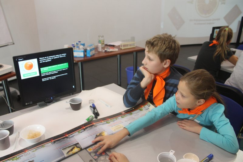 Фото к Студенты академии нескучных наук постигли азы изготовления мыла