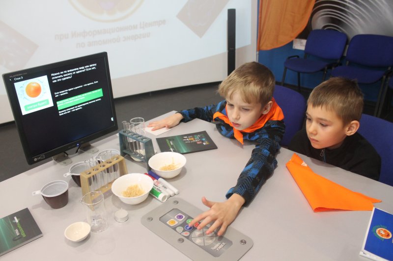 Фото к Студенты академии нескучных наук постигли азы изготовления мыла