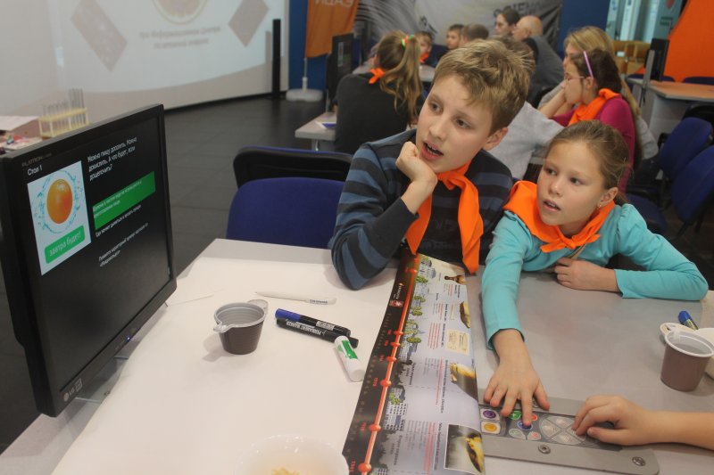 Фото к Студенты академии нескучных наук постигли азы изготовления мыла