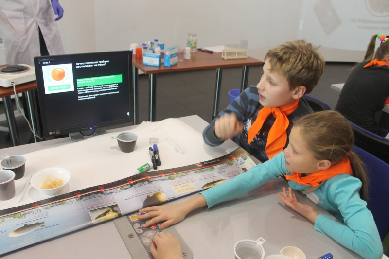 Фото к Студенты академии нескучных наук постигли азы изготовления мыла