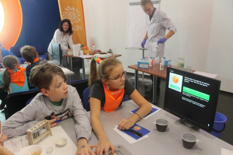 Фото к Студенты академии нескучных наук постигли азы изготовления мыла