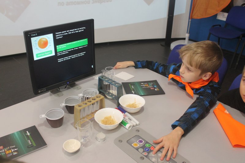 Фото к Студенты академии нескучных наук постигли азы изготовления мыла