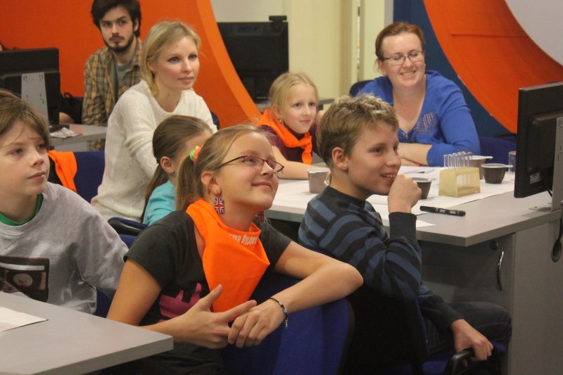 Фото к Студенты академии нескучных наук постигли азы изготовления мыла