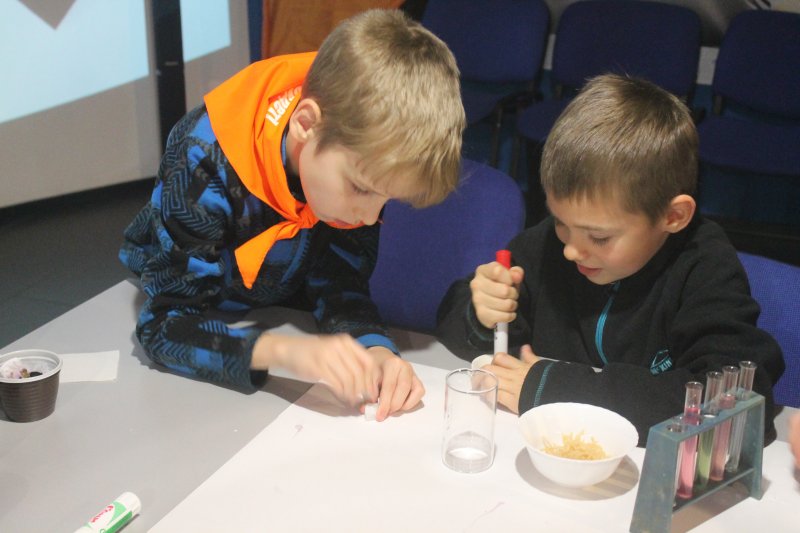 Фото к Студенты академии нескучных наук постигли азы изготовления мыла