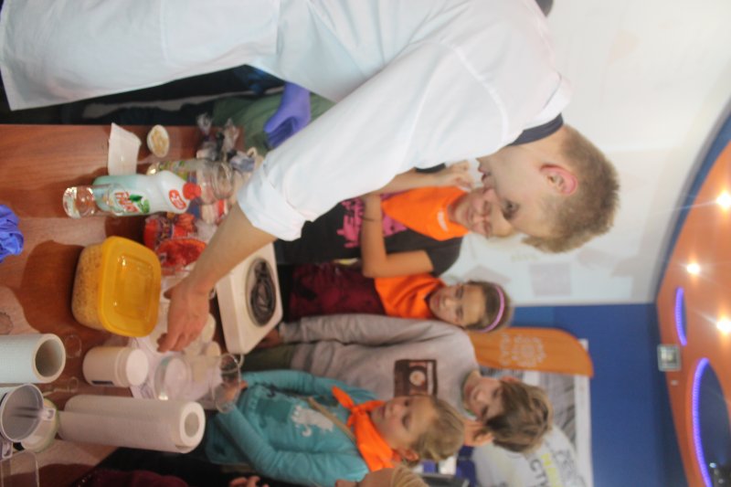 Фото к Студенты академии нескучных наук постигли азы изготовления мыла