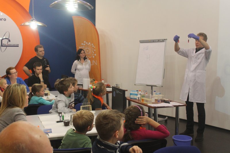 Фото к Студенты академии нескучных наук постигли азы изготовления мыла