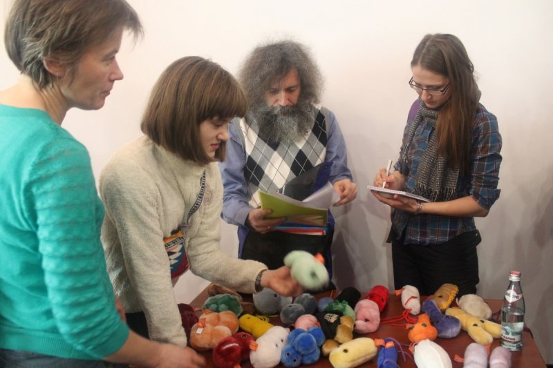 Фото к Более 100 жителей Санкт-Петербурга приняли участие в сессии проекта «Энергия науки» с Михаилом Гельфандом