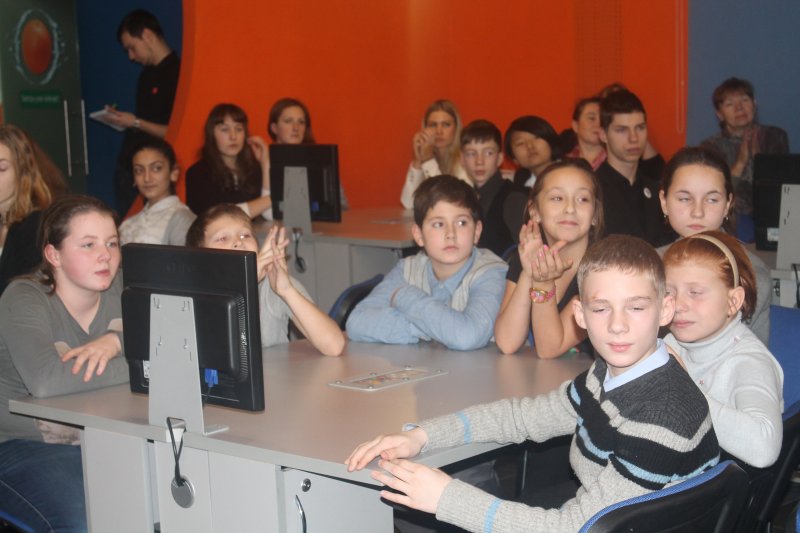 Фото к «Вода и атом 2014». Петербургские школьники представили свои проекты по охране водных ресурсов, развитию энергетики и технологий энергосбережения.