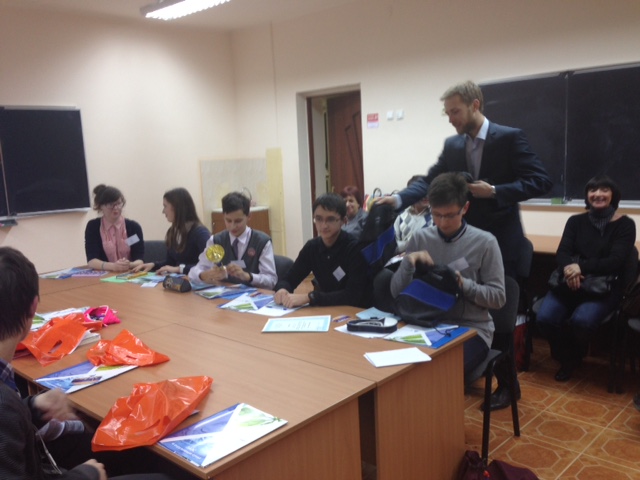 Фото к Зона особого внимания: определились победители чемпионата по научным дебатам.