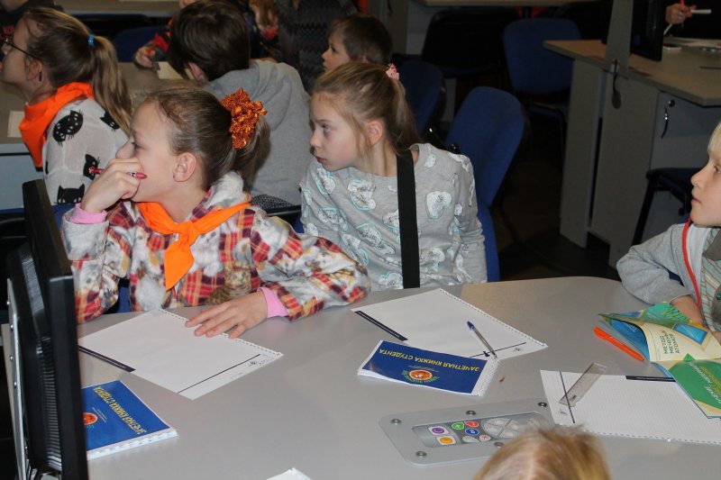 Фото к Академия нескучных наук: новый сезон — новое занятие.