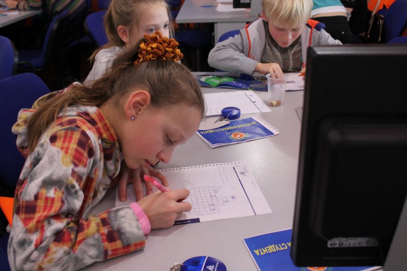 Фото к Академия нескучных наук: новый сезон — новое занятие.