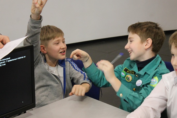 Фото к В экспедицию за книгой: Информационный центр по атомной энергии Санкт-Петербурга принимает участников «Большой регаты»