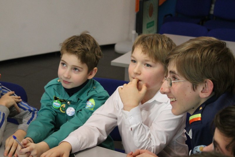 Фото к В экспедицию за книгой: Информационный центр по атомной энергии Санкт-Петербурга принимает участников «Большой регаты»