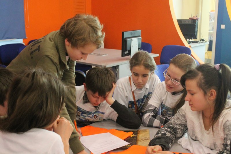 Фото к В экспедицию за книгой: Информационный центр по атомной энергии Санкт-Петербурга принимает участников «Большой регаты»