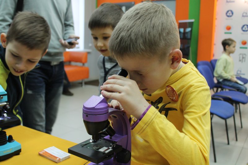 Фото к «Роботы и опыты vol.2» закрыли Неделю высоких технологий в Санкт-Петербурге.