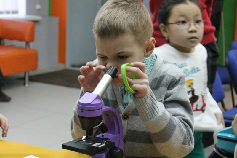 Фото к «Роботы и опыты vol.2» закрыли Неделю высоких технологий в Санкт-Петербурге.