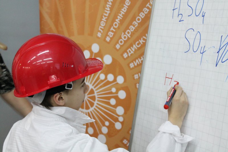 Фото к «Роботы и опыты vol.2» закрыли Неделю высоких технологий в Санкт-Петербурге.