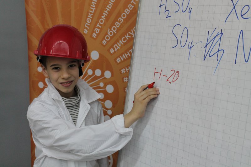 Фото к «Роботы и опыты vol.2» закрыли Неделю высоких технологий в Санкт-Петербурге.