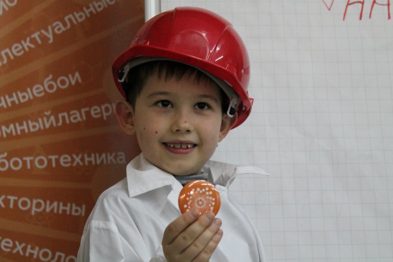 Фото к «Роботы и опыты vol.2» закрыли Неделю высоких технологий в Санкт-Петербурге.