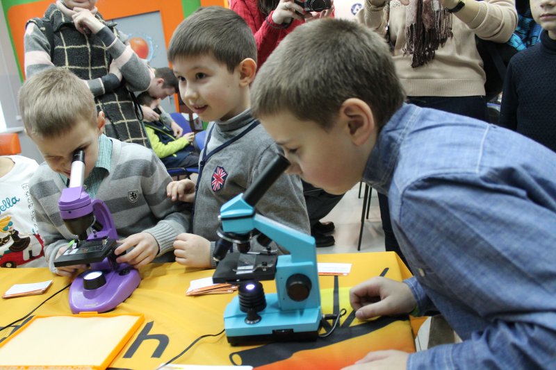 Фото к «Роботы и опыты vol.2» закрыли Неделю высоких технологий в Санкт-Петербурге.