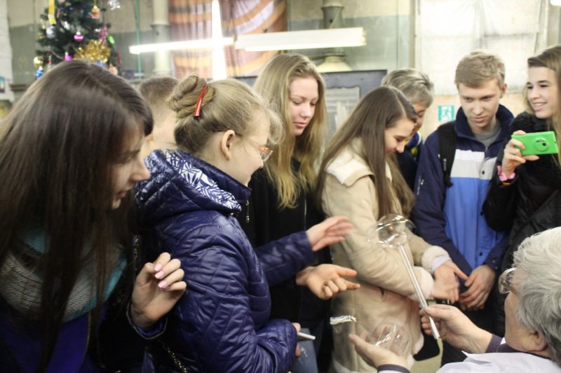 Фото к Моя профессия: Корпоративный класс Роснефти посетил информационный центр