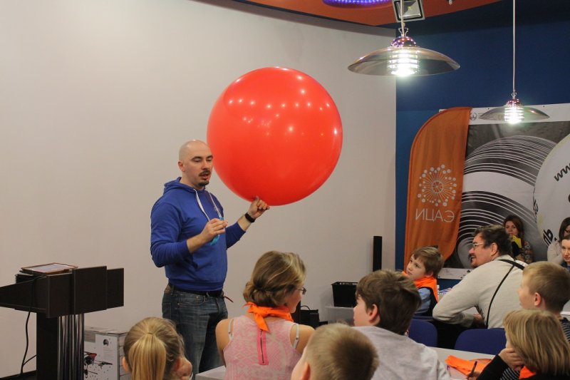 Фото к Студенты Академии Нескучных Наук захотели в космос