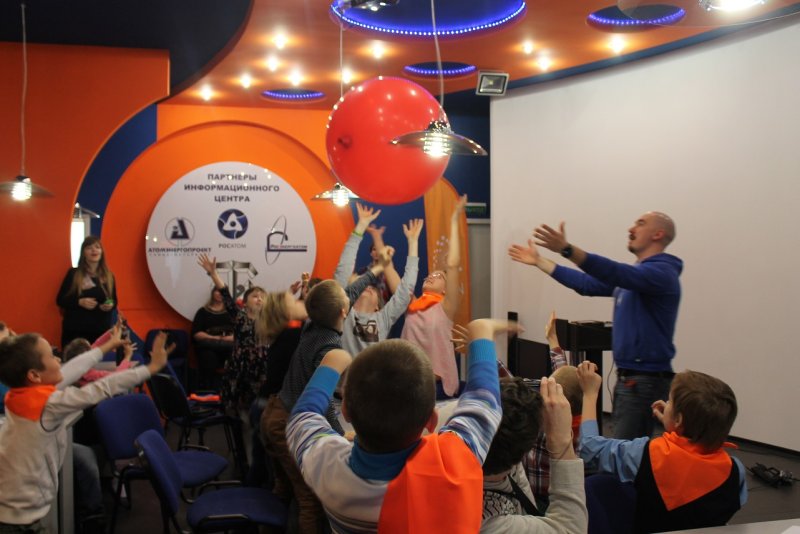 Фото к Студенты Академии Нескучных Наук захотели в космос