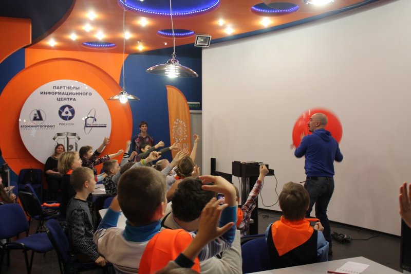 Фото к Студенты Академии Нескучных Наук захотели в космос