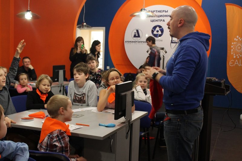 Фото к Студенты Академии Нескучных Наук захотели в космос