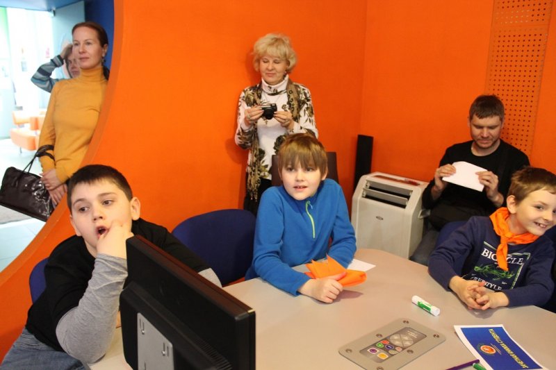 Фото к Студенты Академии Нескучных Наук захотели в космос