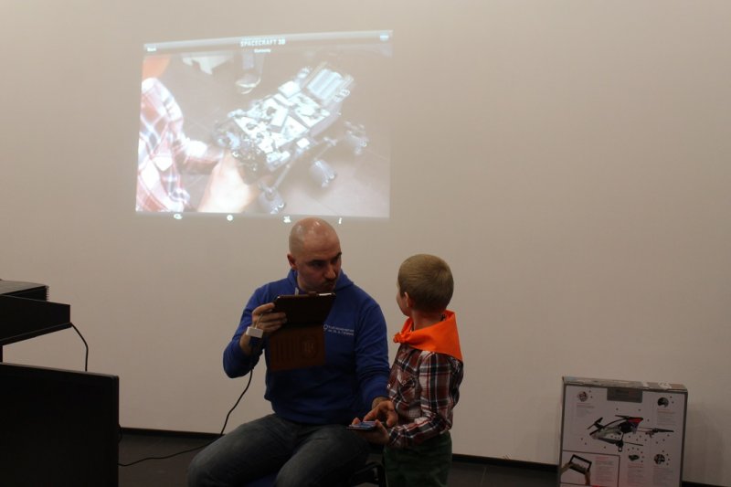 Фото к Студенты Академии Нескучных Наук захотели в космос