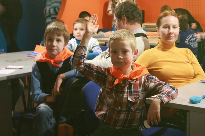 Фото к Студенты Академии Нескучных Наук захотели в космос