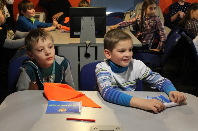 Фото к Студенты Академии Нескучных Наук захотели в космос