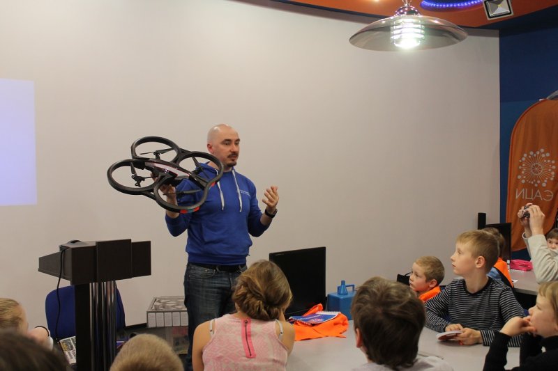 Фото к Студенты Академии Нескучных Наук захотели в космос