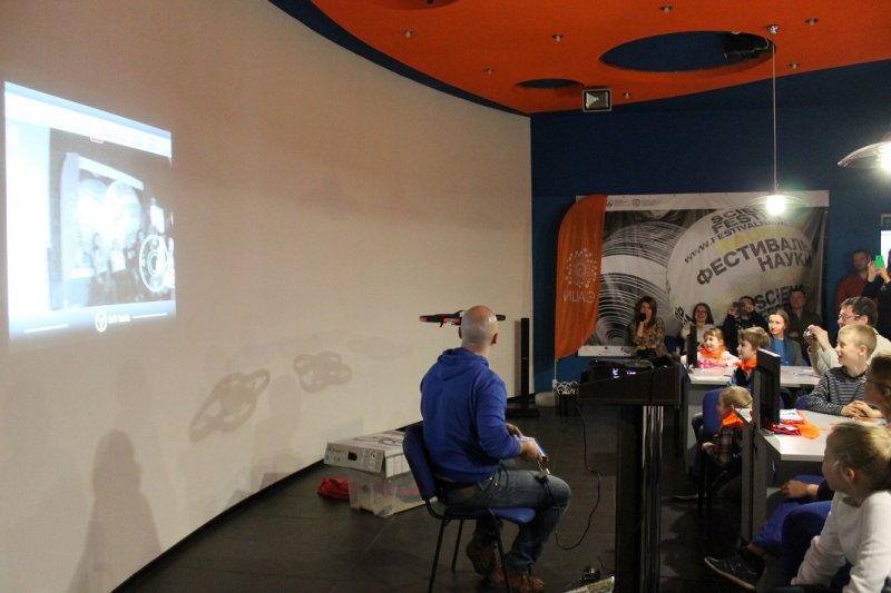 Фото к Студенты Академии Нескучных Наук захотели в космос