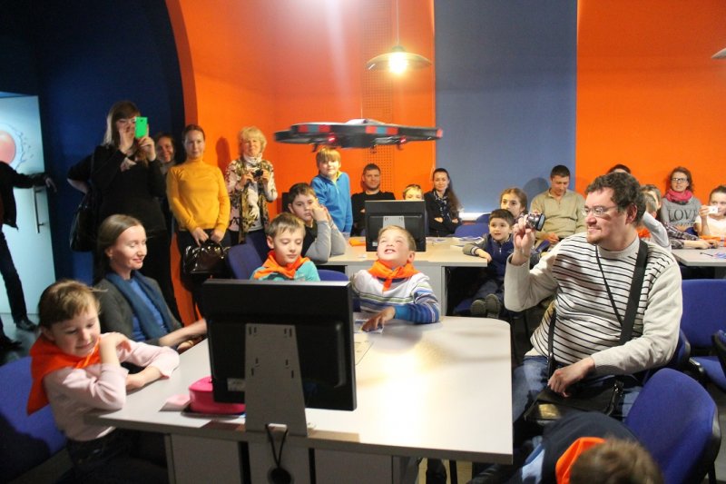 Фото к Студенты Академии Нескучных Наук захотели в космос