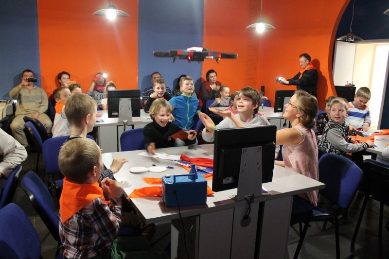 Фото к Студенты Академии Нескучных Наук захотели в космос