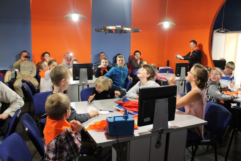 Фото к Студенты Академии Нескучных Наук захотели в космос