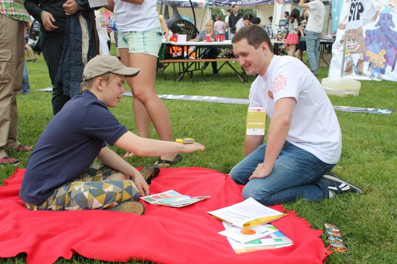 Фото к Geek Picnic в Санкт-Петербурге: «АЭС на ладони» удивила всех.