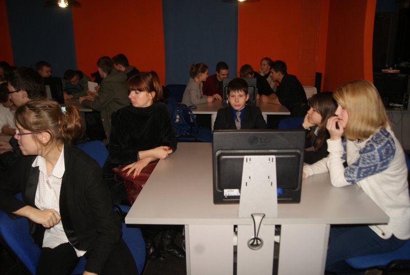 Фото к «Наука на проспектах»: ИЦАЭ СПб и СПбГТИ провели интеллектуальный квест для школьников