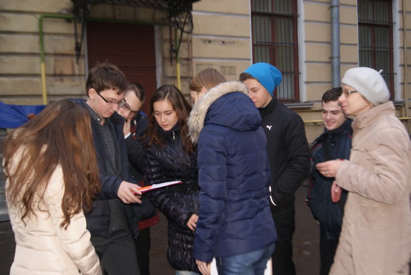 Фото к «Наука на проспектах»: ИЦАЭ СПб и СПбГТИ провели интеллектуальный квест для школьников