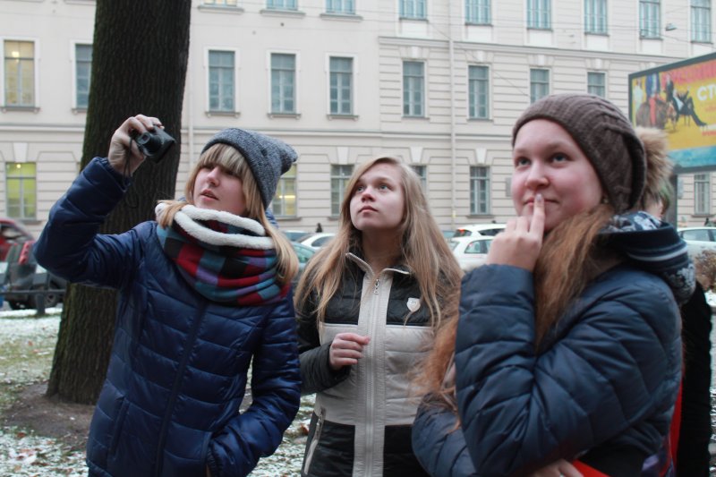 Фото к «Наука на проспектах»: ИЦАЭ СПб и СПбГТИ провели интеллектуальный квест для школьников