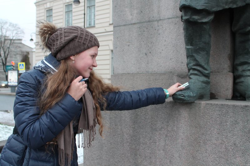 Фото к «Наука на проспектах»: ИЦАЭ СПб и СПбГТИ провели интеллектуальный квест для школьников