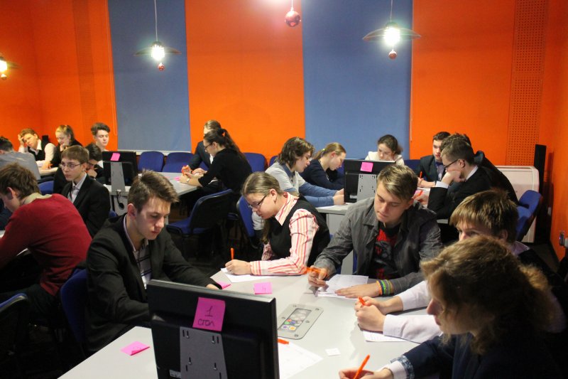 Фото к Борьба умов: школьники Петербурга приняли участие в интеллектуальной игре «Матрица»